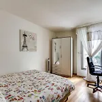 Spacious Parisian Flat - Eiffel Tower