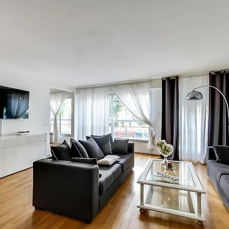 Apartment Spacious Parisian Flat - Eiffel Tower